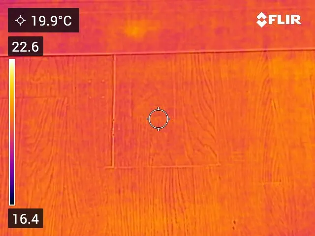 Imagem termográfica de parede com diferença de temperatura